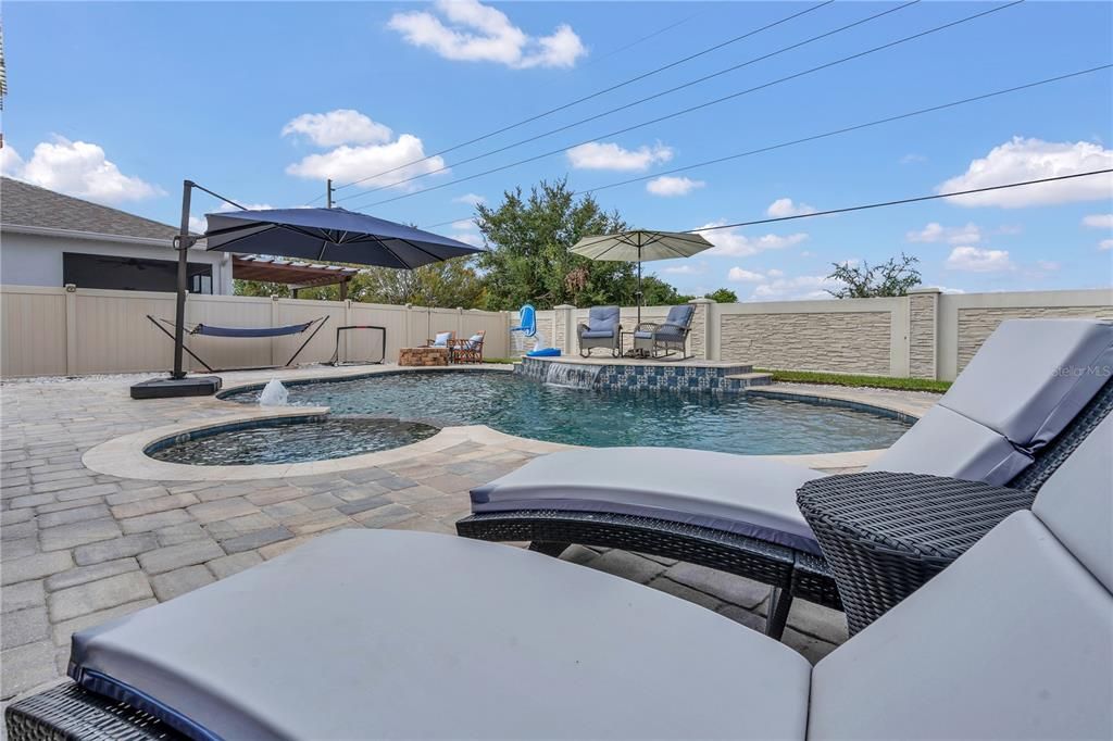 For Sale: $537,500 (5 beds, 3 baths, 2588 Square Feet)