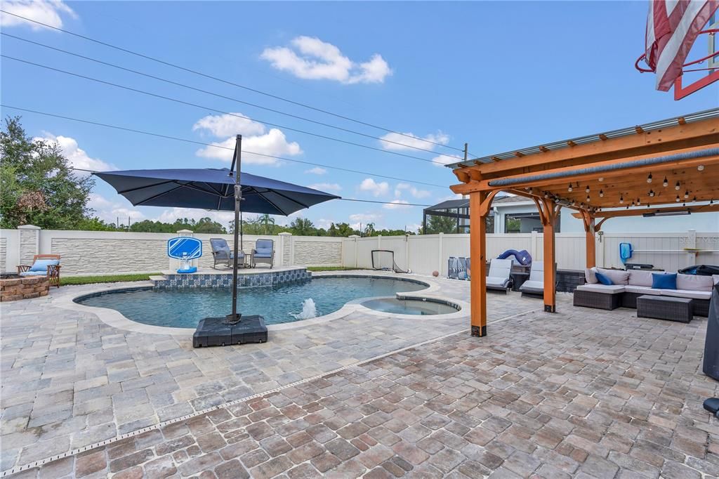 For Sale: $537,500 (5 beds, 3 baths, 2588 Square Feet)