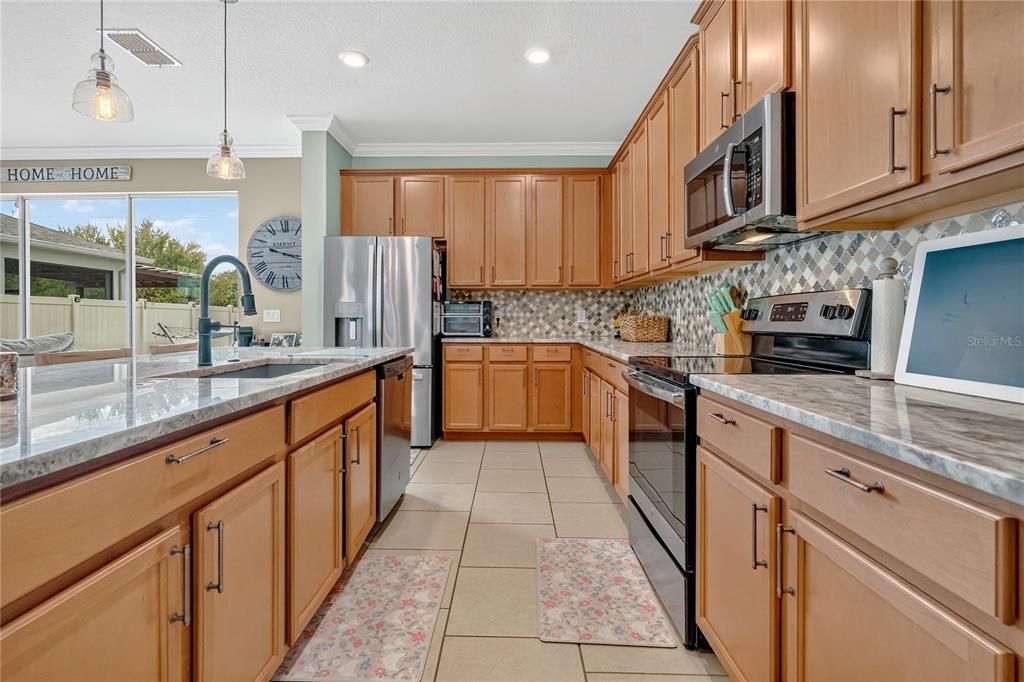 For Sale: $537,500 (5 beds, 3 baths, 2588 Square Feet)