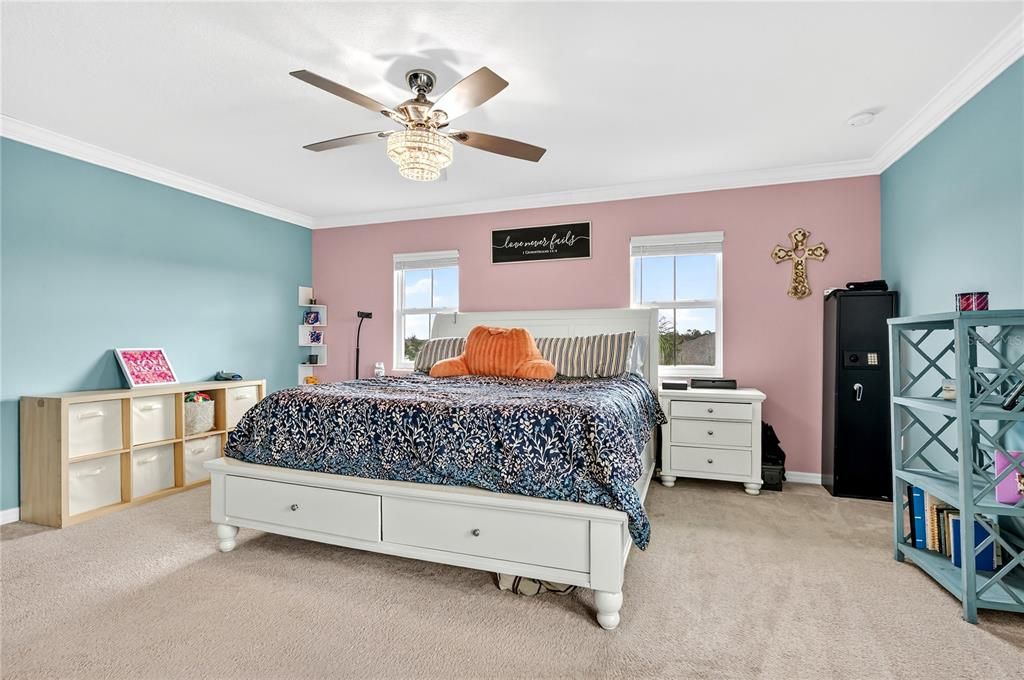 For Sale: $537,500 (5 beds, 3 baths, 2588 Square Feet)