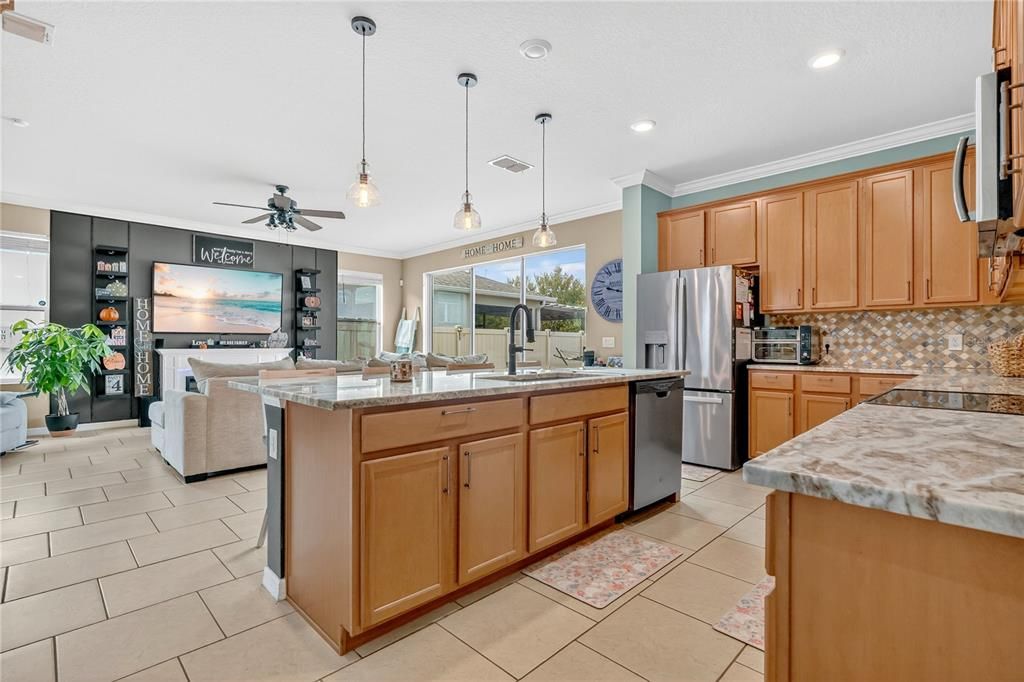 For Sale: $537,500 (5 beds, 3 baths, 2588 Square Feet)