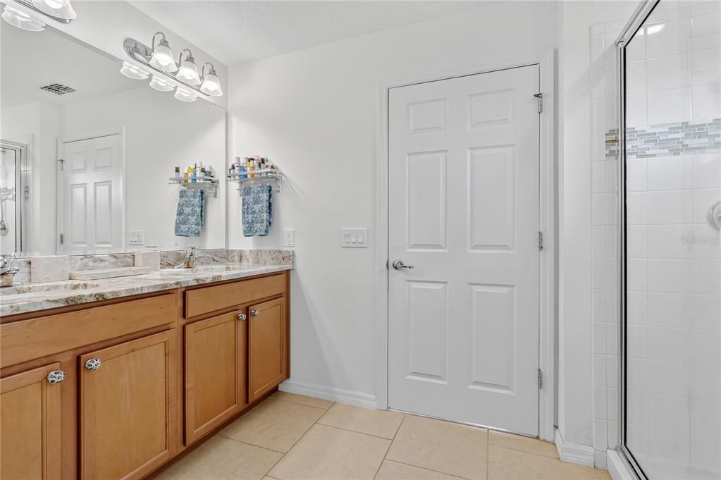 For Sale: $537,500 (5 beds, 3 baths, 2588 Square Feet)