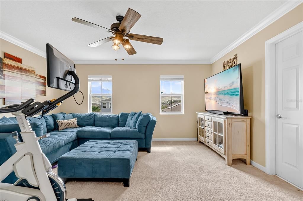 For Sale: $537,500 (5 beds, 3 baths, 2588 Square Feet)