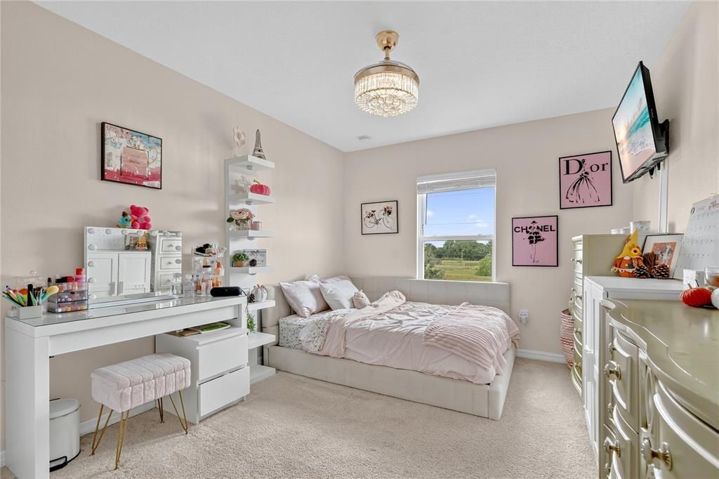 For Sale: $537,500 (5 beds, 3 baths, 2588 Square Feet)