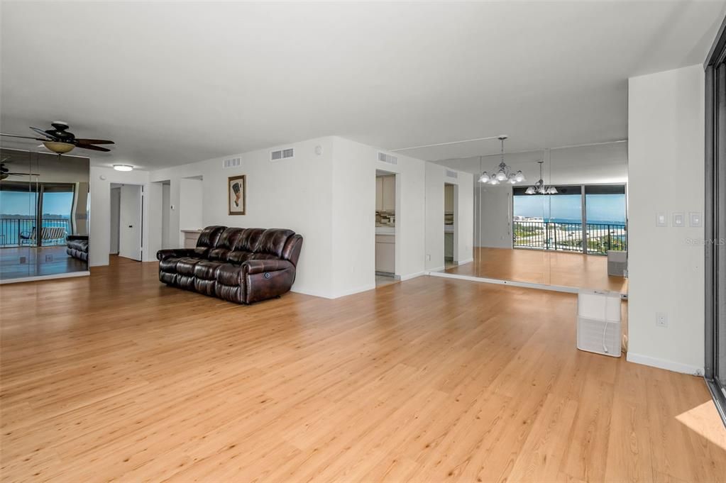 待售: $499,500 (2 贝兹, 2 浴室, 1516 平方英尺)