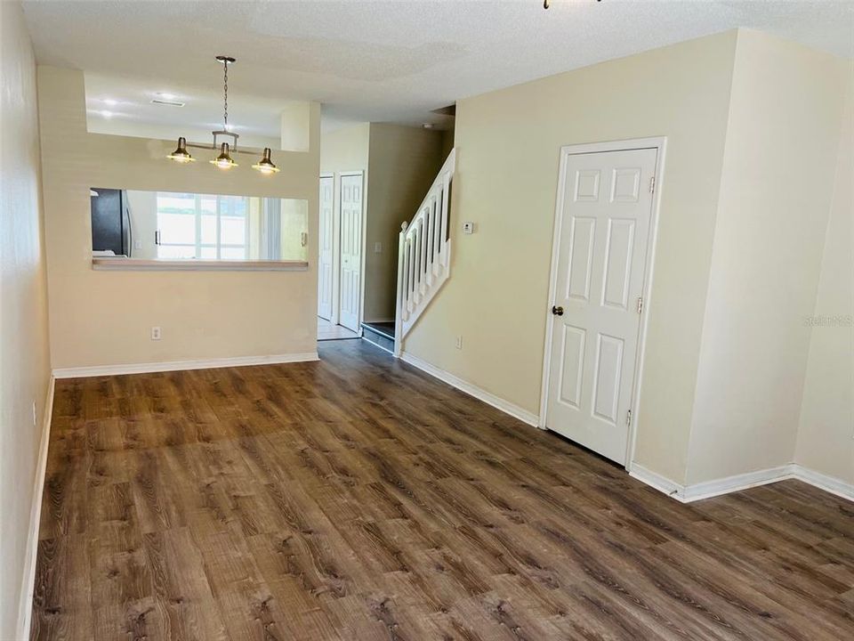 For Sale: $219,500 (2 beds, 2 baths, 1184 Square Feet)