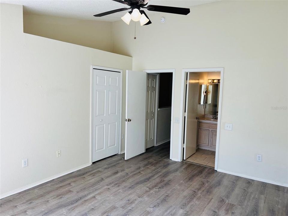 For Sale: $219,500 (2 beds, 2 baths, 1184 Square Feet)