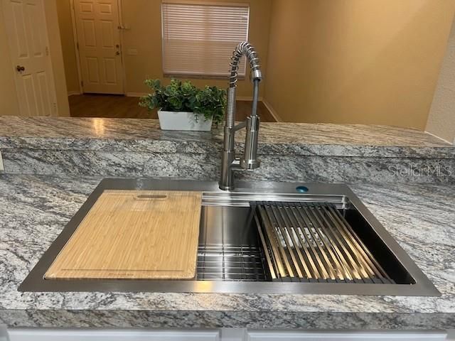 For Sale: $219,500 (2 beds, 2 baths, 1184 Square Feet)