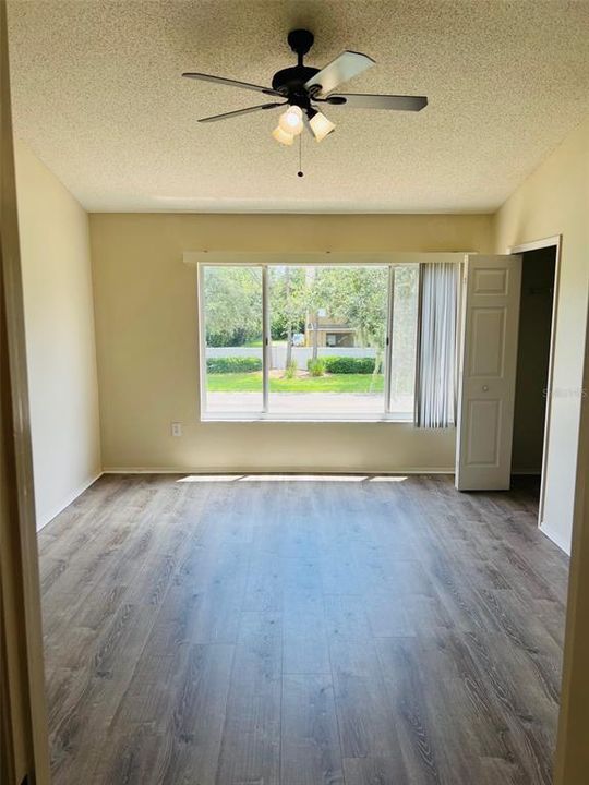 For Sale: $219,500 (2 beds, 2 baths, 1184 Square Feet)