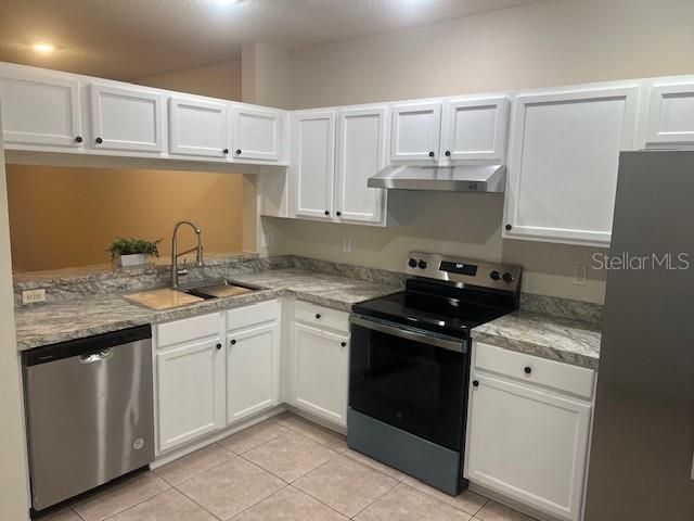 For Sale: $219,500 (2 beds, 2 baths, 1184 Square Feet)