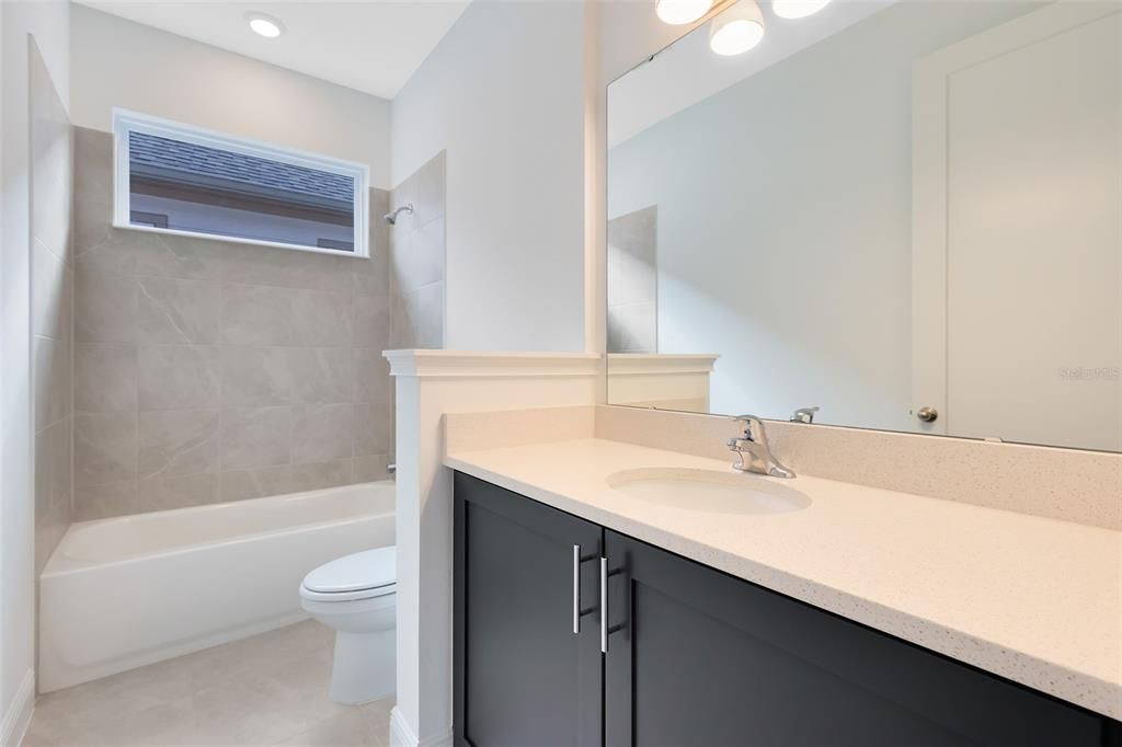 出租: $3,000 (4 贝兹, 3 浴室, 2683 平方英尺)