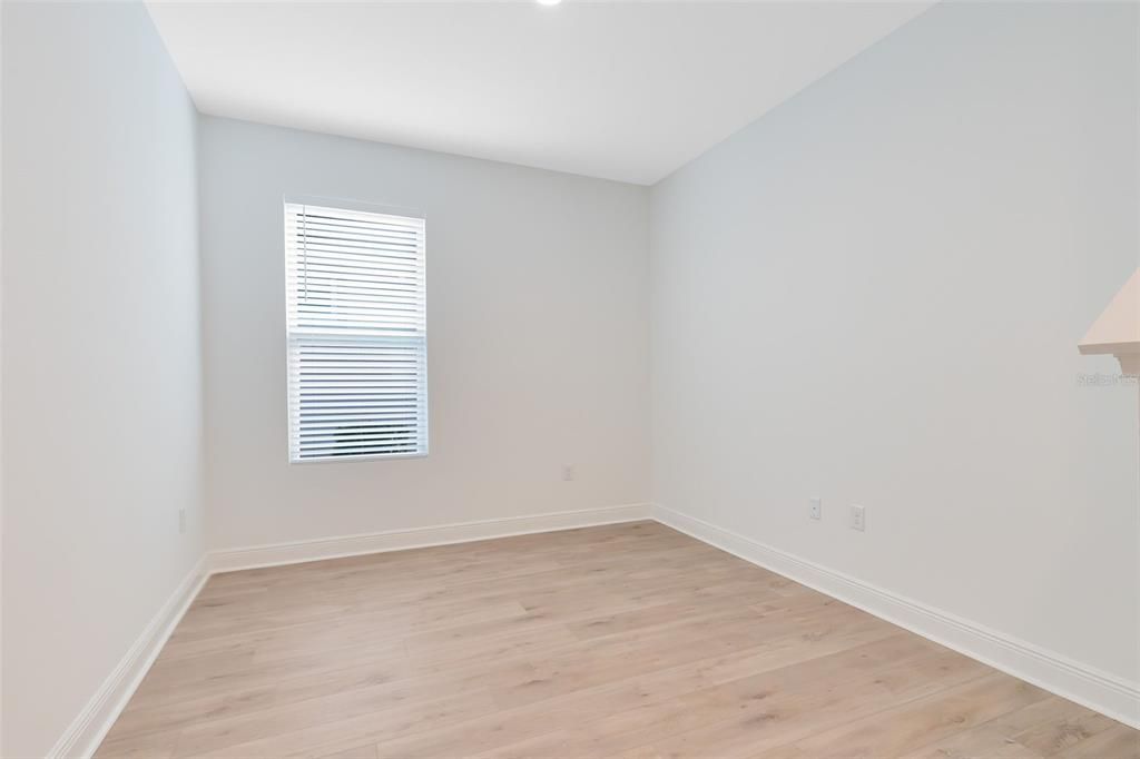 出租: $3,000 (4 贝兹, 3 浴室, 2683 平方英尺)