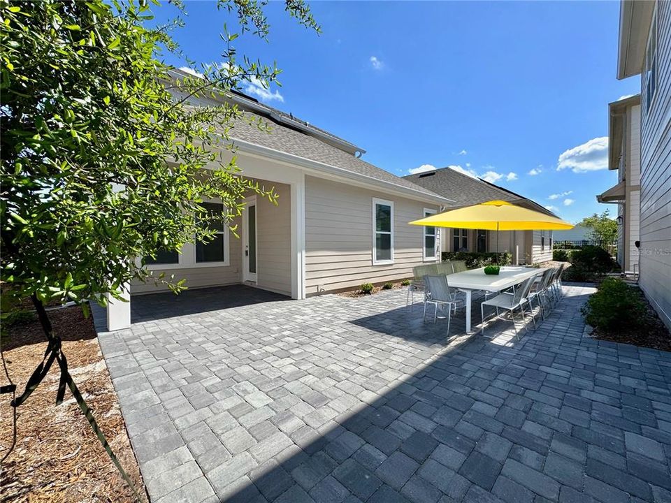 出租: $3,000 (4 贝兹, 3 浴室, 2683 平方英尺)