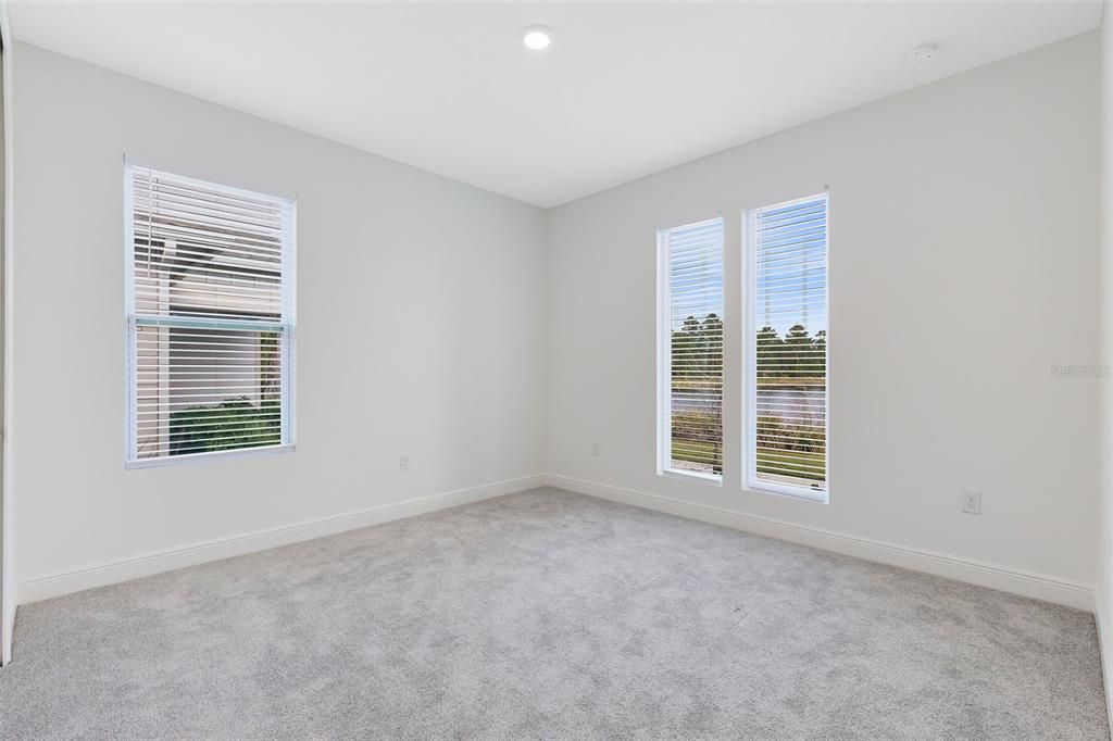 出租: $3,000 (4 贝兹, 3 浴室, 2683 平方英尺)