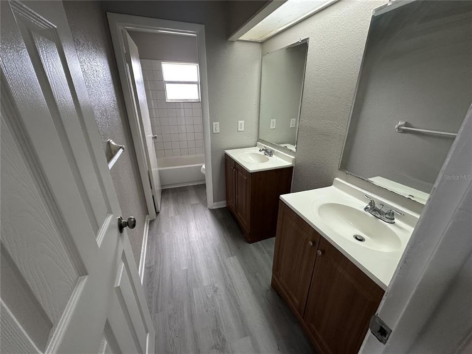 出租: $1,195 (2 贝兹, 1 浴室, 900 平方英尺)