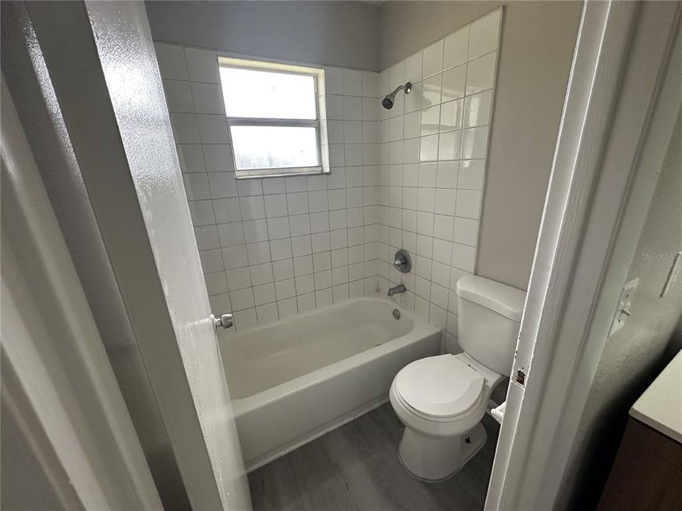 出租: $1,195 (2 贝兹, 1 浴室, 900 平方英尺)