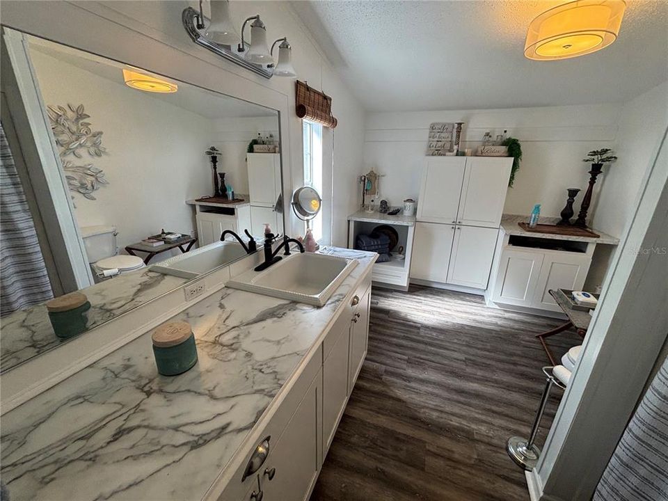 For Sale: $399,000 (5 beds, 4 baths, 3288 Square Feet)