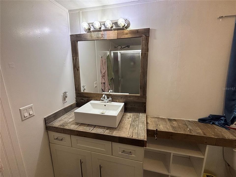 For Sale: $399,000 (5 beds, 4 baths, 3288 Square Feet)