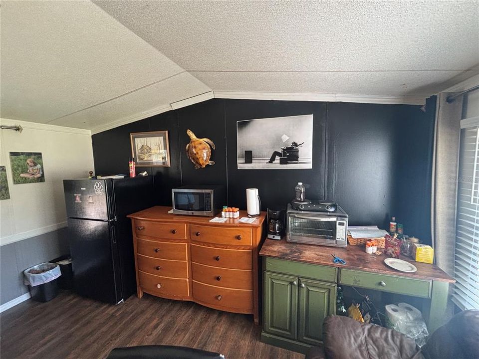 For Sale: $399,000 (5 beds, 4 baths, 3288 Square Feet)