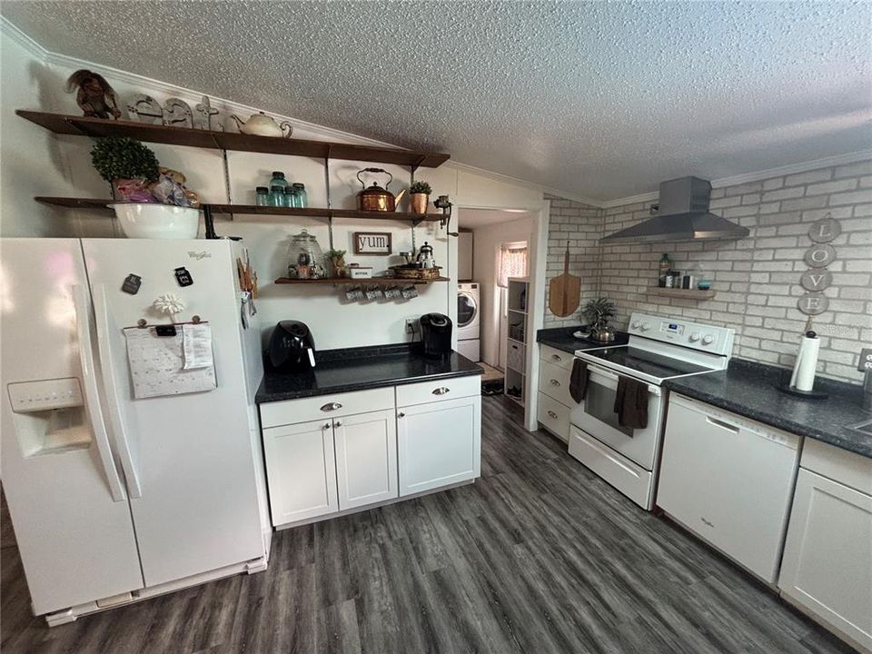 For Sale: $399,000 (5 beds, 4 baths, 3288 Square Feet)