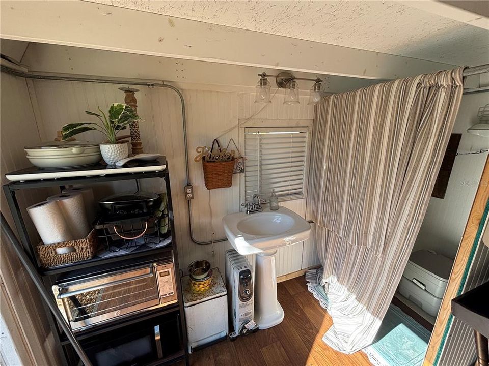 For Sale: $399,000 (5 beds, 4 baths, 3288 Square Feet)