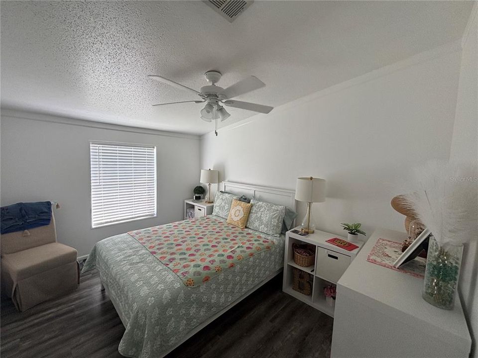 For Sale: $399,000 (5 beds, 4 baths, 3288 Square Feet)