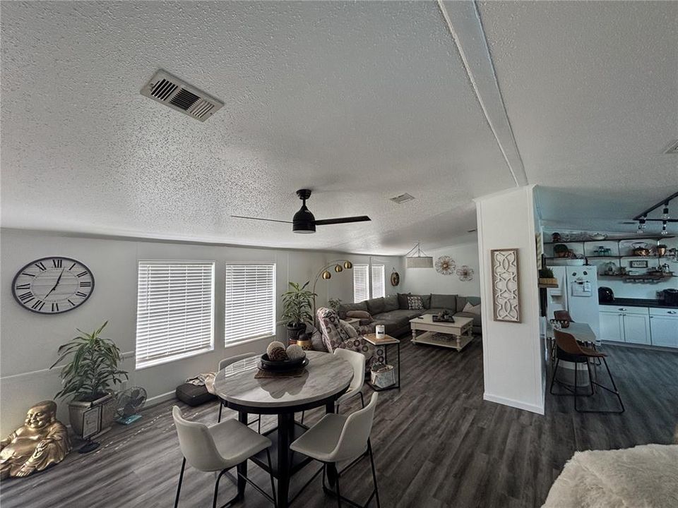 For Sale: $399,000 (5 beds, 4 baths, 3288 Square Feet)