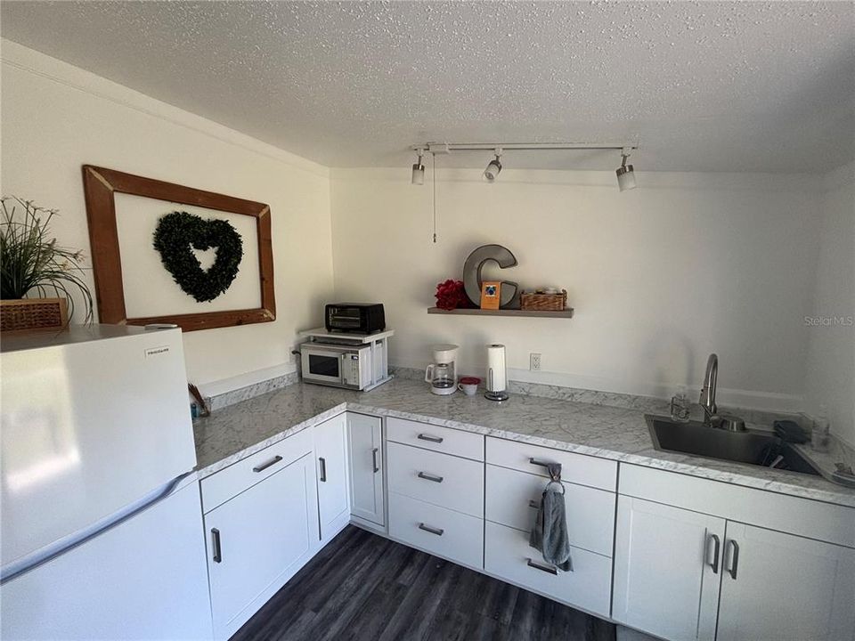 For Sale: $399,000 (5 beds, 4 baths, 3288 Square Feet)