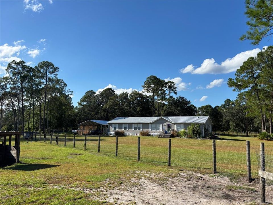 For Sale: $399,000 (5 beds, 4 baths, 3288 Square Feet)