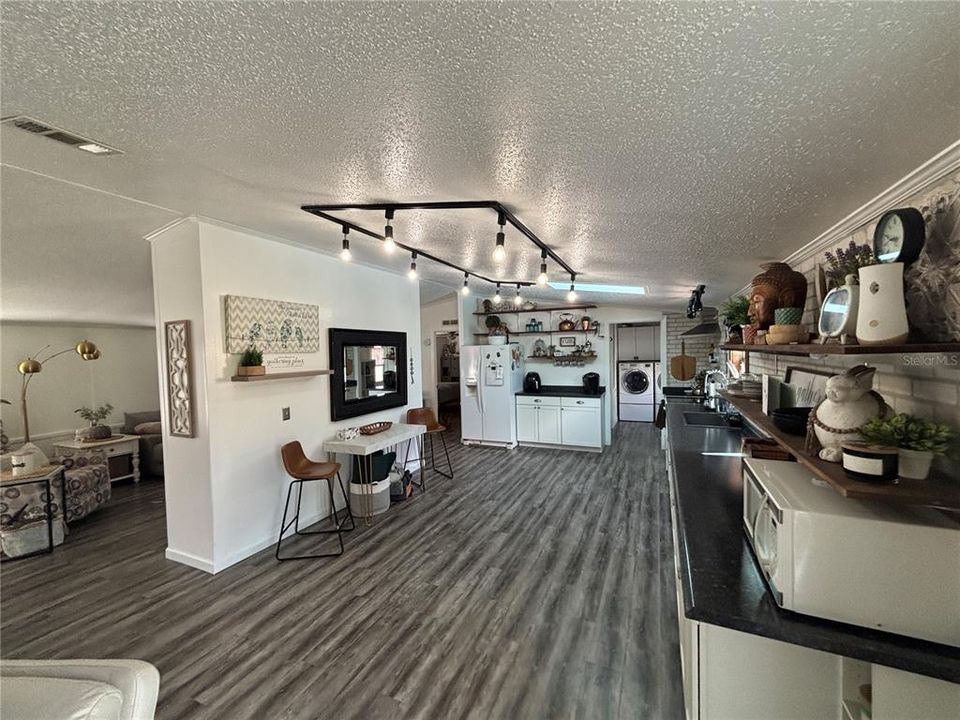 For Sale: $399,000 (5 beds, 4 baths, 3288 Square Feet)