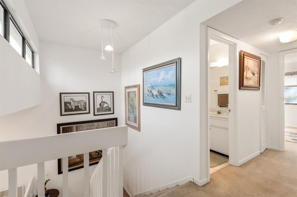 For Sale: $349,000 (3 beds, 3 baths, 1906 Square Feet)