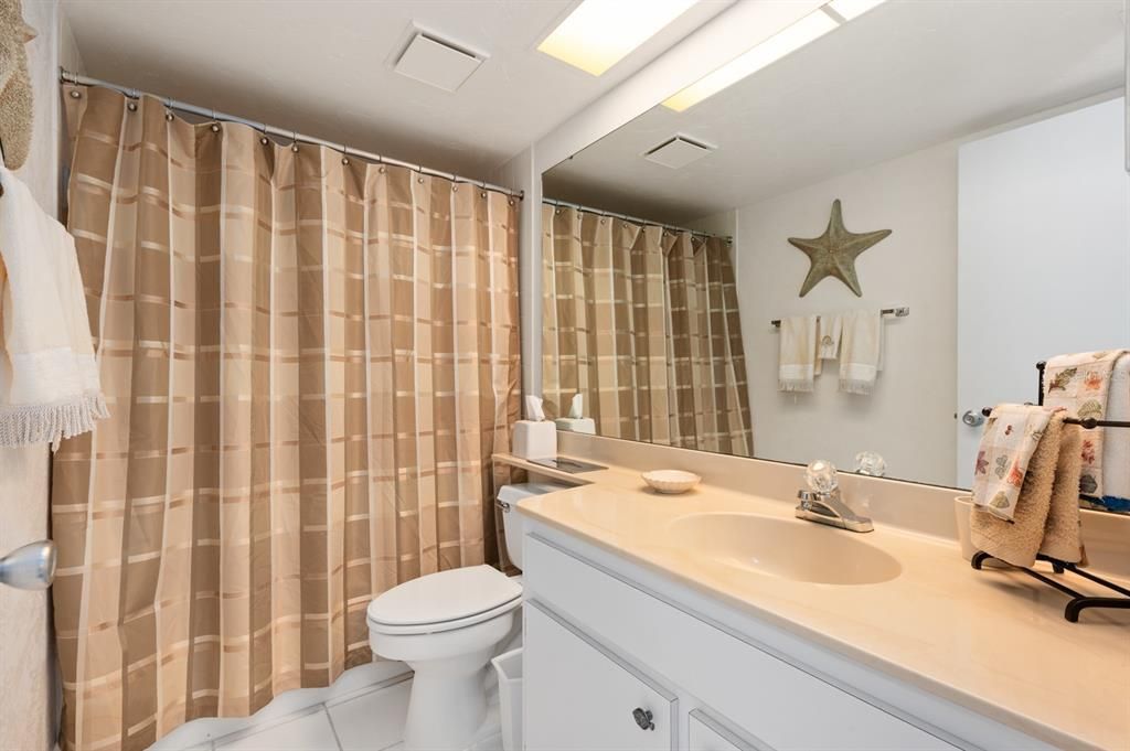 For Sale: $349,000 (3 beds, 3 baths, 1906 Square Feet)