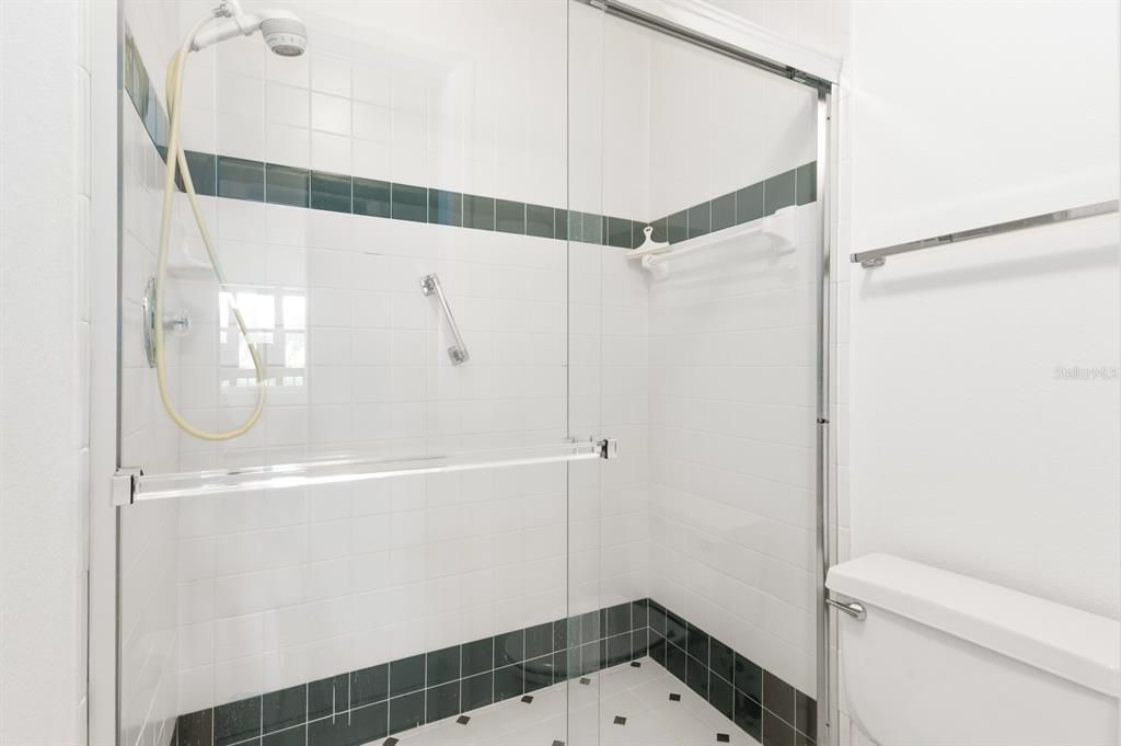 For Sale: $349,000 (3 beds, 3 baths, 1906 Square Feet)