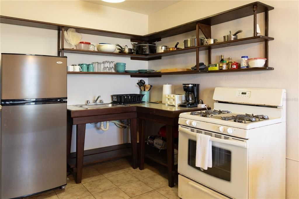 For Sale: $695,000 (4 beds, 3 baths, 2100 Square Feet)