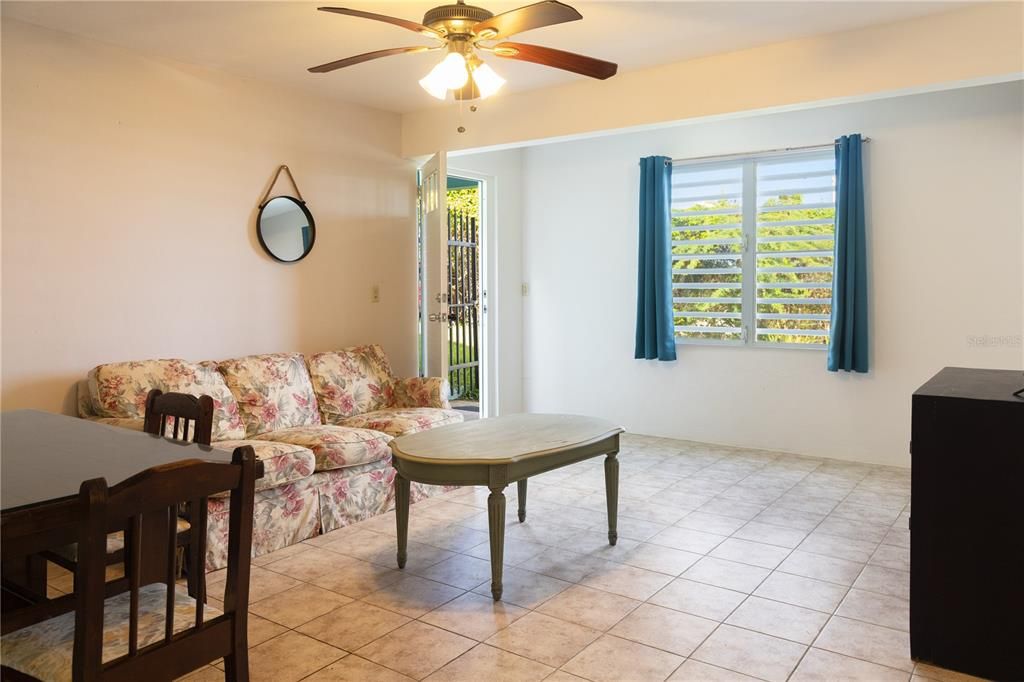 For Sale: $695,000 (4 beds, 3 baths, 2100 Square Feet)