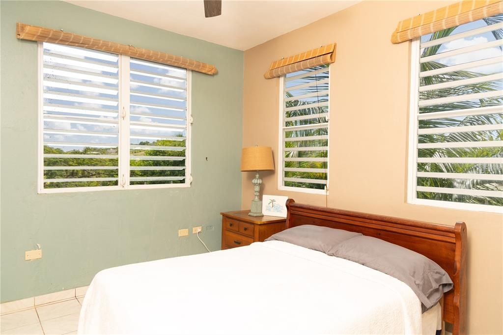 For Sale: $695,000 (4 beds, 3 baths, 2100 Square Feet)