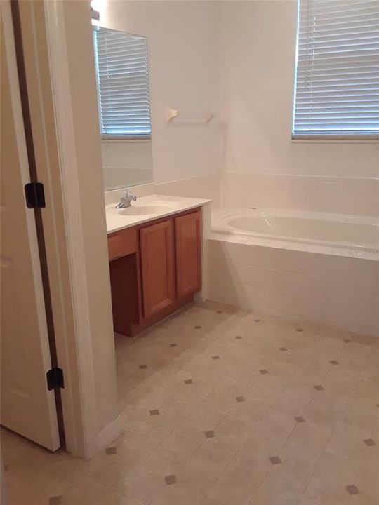 En Renta: $2,650 (4 camas, 3 baños, 3259 Pies cuadrados)