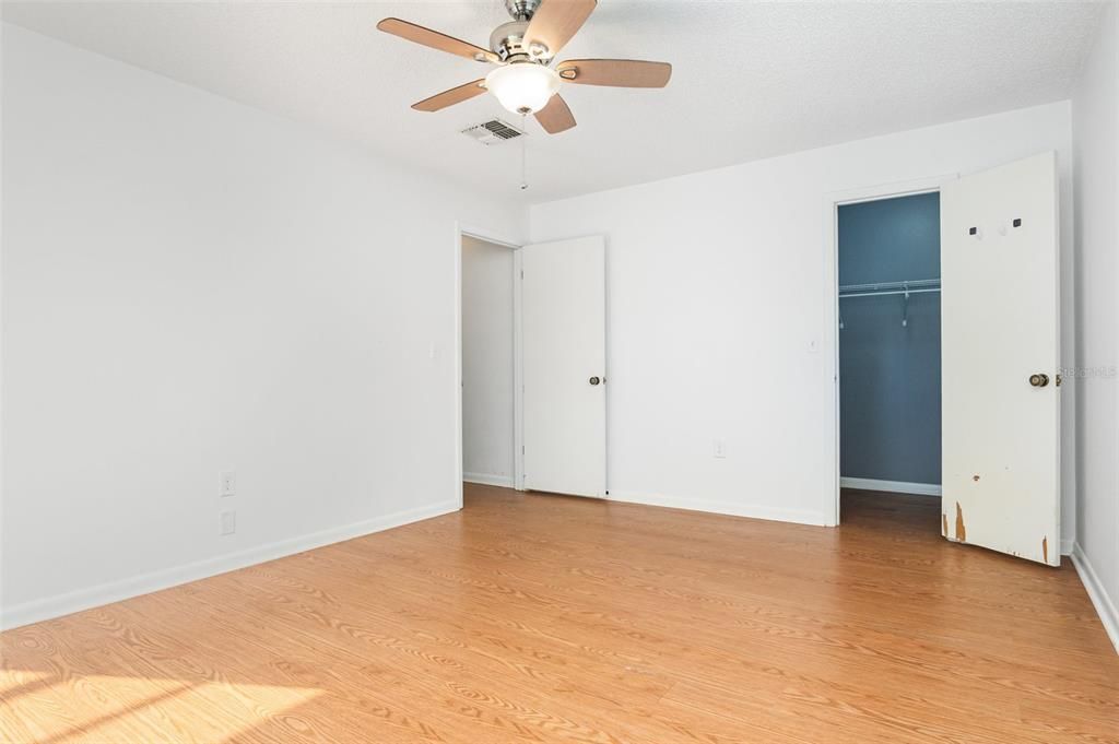 For Sale: $230,000 (2 beds, 2 baths, 832 Square Feet)