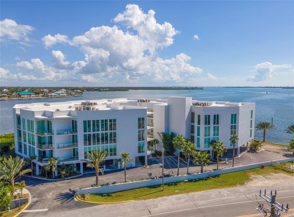 En Venta: $544,900 (2 camas, 2 baños, 1384 Pies cuadrados)