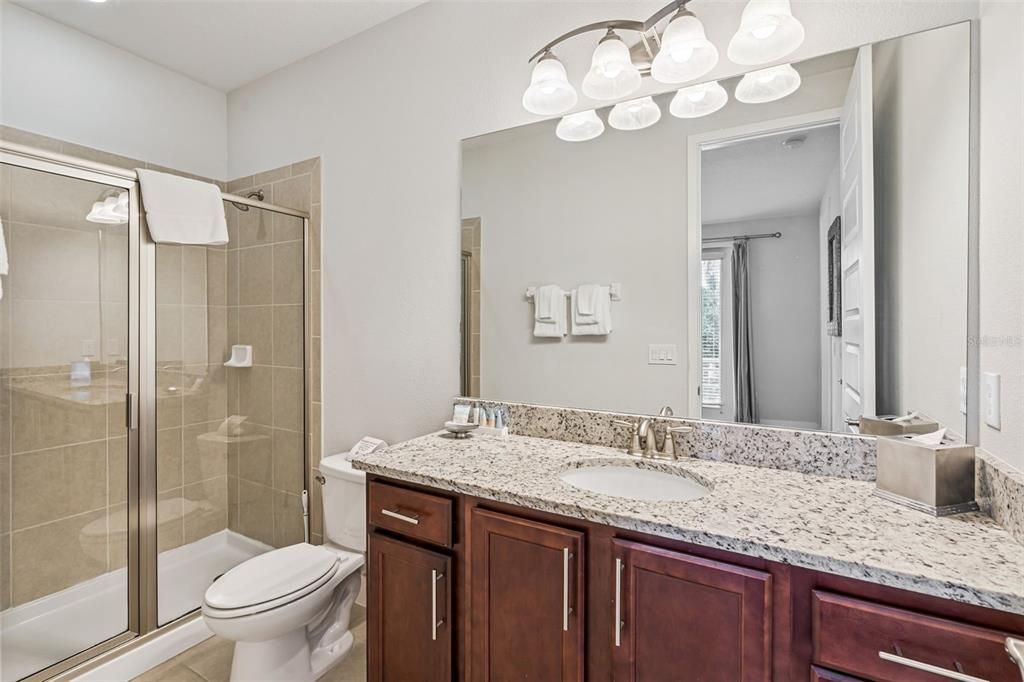 Active With Contract: $499,999 (5 beds, 5 baths, 2570 Square Feet)