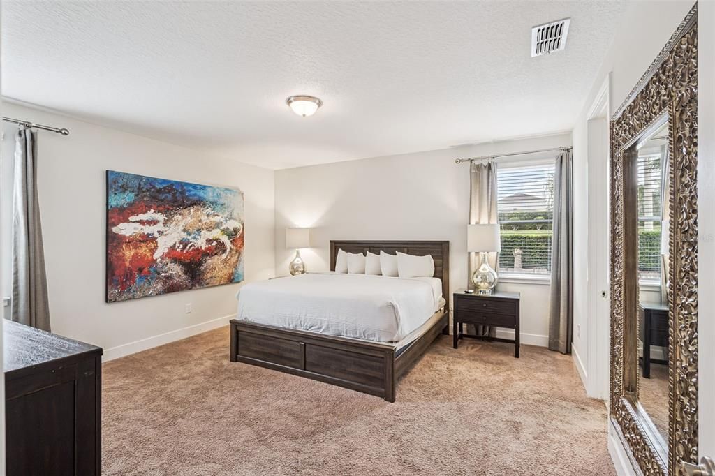 Active With Contract: $499,999 (5 beds, 5 baths, 2570 Square Feet)