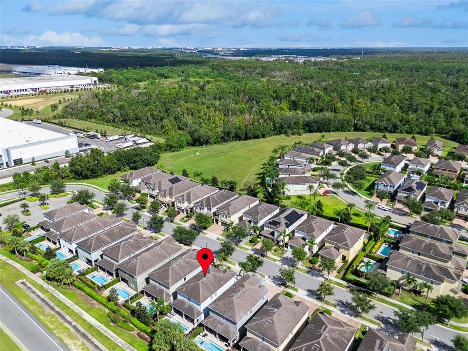 Active With Contract: $499,999 (5 beds, 5 baths, 2570 Square Feet)