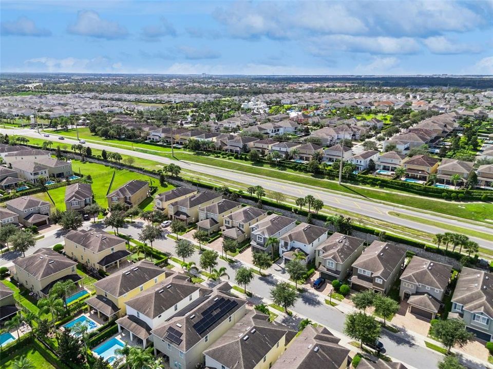 Active With Contract: $499,999 (5 beds, 5 baths, 2570 Square Feet)