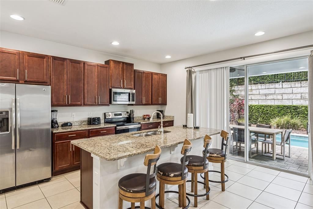 Active With Contract: $499,999 (5 beds, 5 baths, 2570 Square Feet)