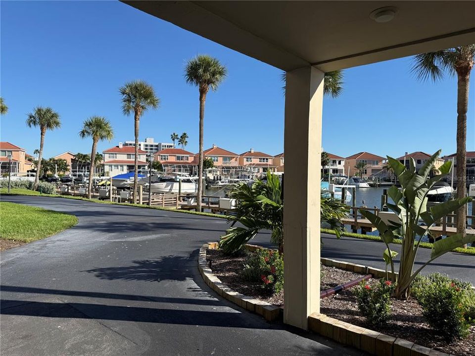 出租: $4,500 (2 贝兹, 2 浴室, 1300 平方英尺)