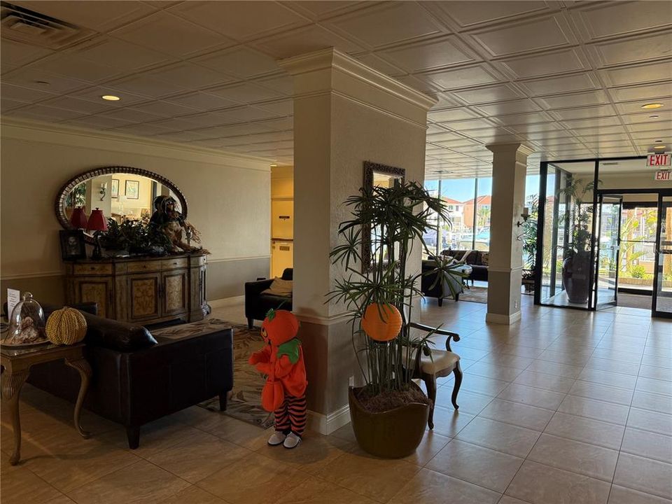 出租: $4,500 (2 贝兹, 2 浴室, 1300 平方英尺)