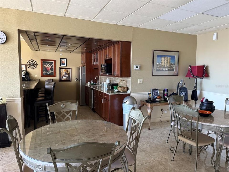 出租: $4,500 (2 贝兹, 2 浴室, 1300 平方英尺)