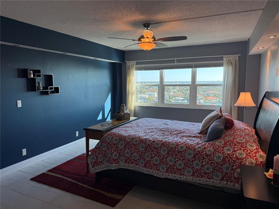 出租: $4,500 (2 贝兹, 2 浴室, 1300 平方英尺)