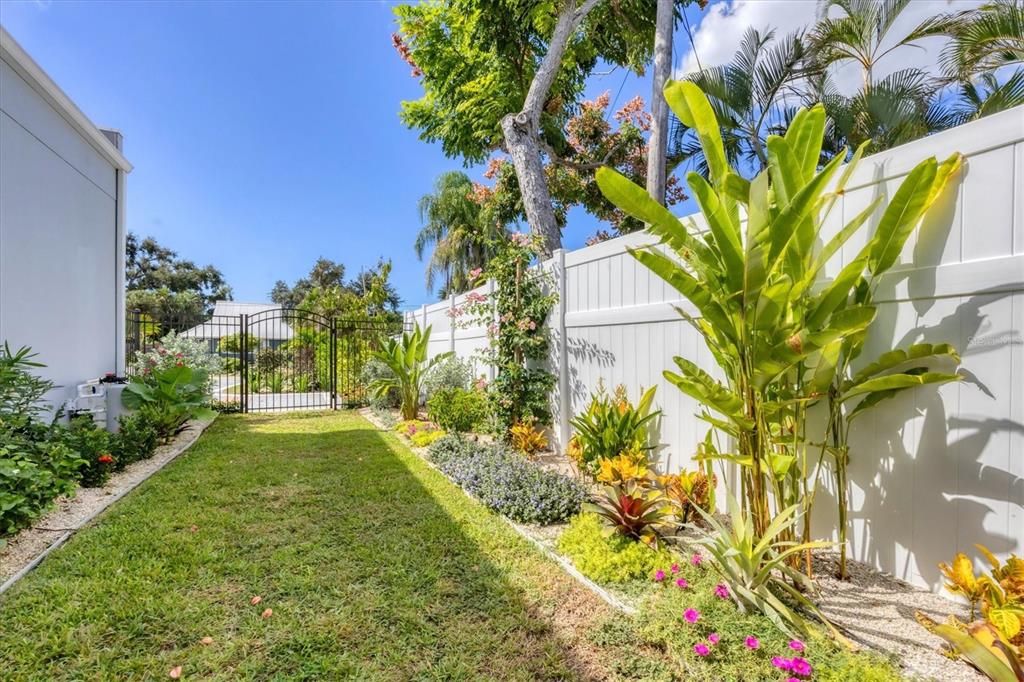 На продажу: $1,650,000 (3 спален, 2 ванн, 2282 Квадратных фут)