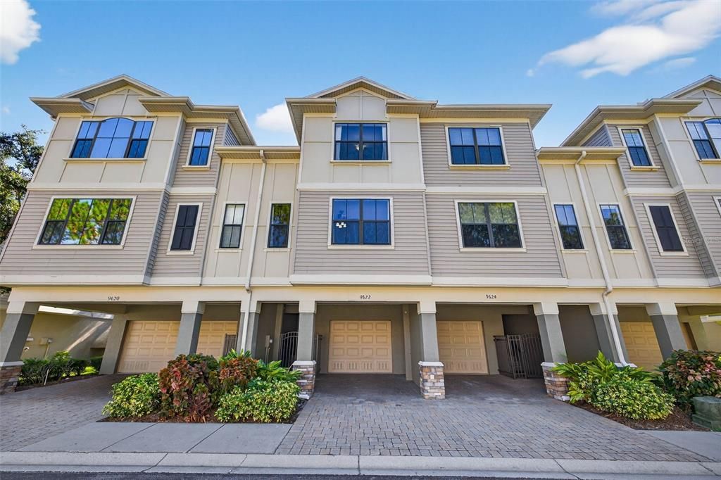 For Sale: $379,000 (2 beds, 2 baths, 1724 Square Feet)